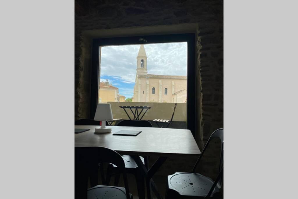 Charmante maison face à l’église de CODOLET Villa Esterno foto